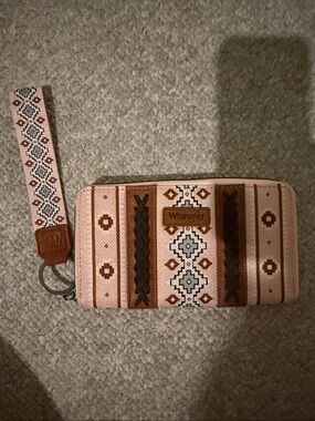 Wrangler Pink and Brown Geometric Wristlet Wallet